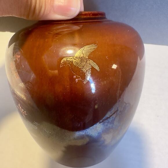 Toyo Japan Floral Vase Red Lacquered Finish 8” Hand-Painted Chrysanthemum Design - Picture 6 of 11